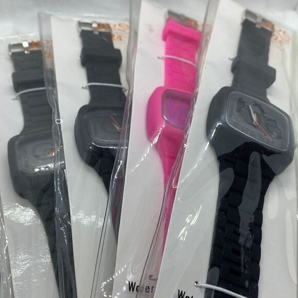 💛 Joe Fresh Silicone Watch - Picture 1 of 5